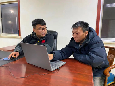 《小草集100期》 以人物故事为支点，撬动情感营销新可能